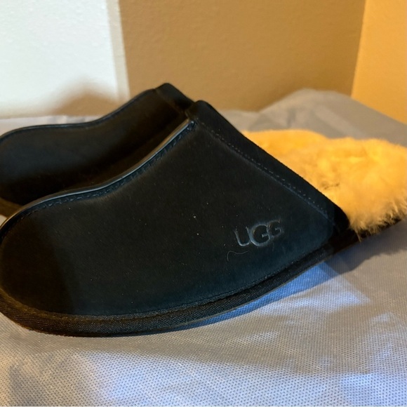 UGG Black and Cream scuff slippers fed  with Sheepskin/wool Lining main image 13